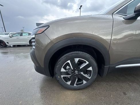 Used 2025 Nissan Kicks SV w/ SV Premium Package AWD/4WD image 10