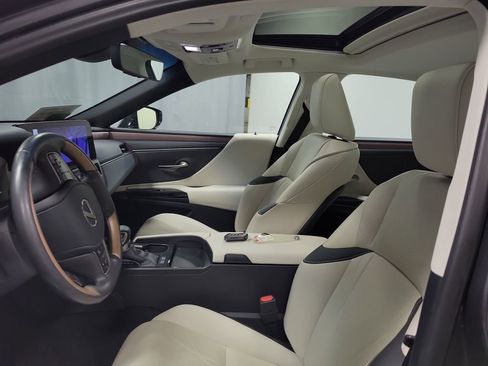 Used 2024 Lexus ES 300h w/ Technology Package FWD image 12