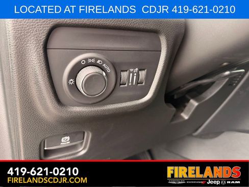 Used 2024 Jeep Grand Cherokee Laredo X w/ Luxury Tech Group I AWD/4WD image 16