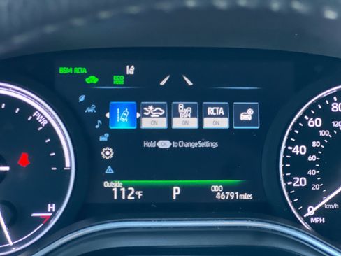 Used 2019 Toyota Avalon XLE w/ Moonroof Package FWD image 25