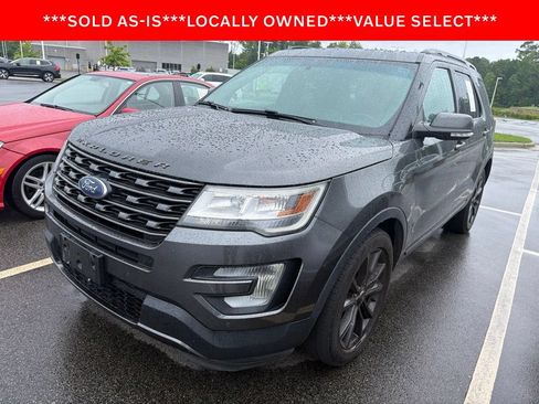 Used 2017 Ford Explorer XLT w/ Equipment Group 202A FWD image 1