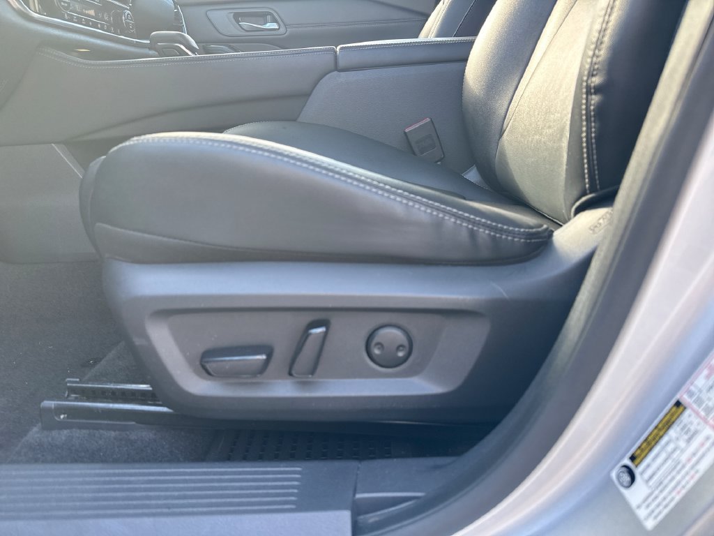 Used 2022 Nissan Rogue SL w/ SL Premium Package FWD image 15