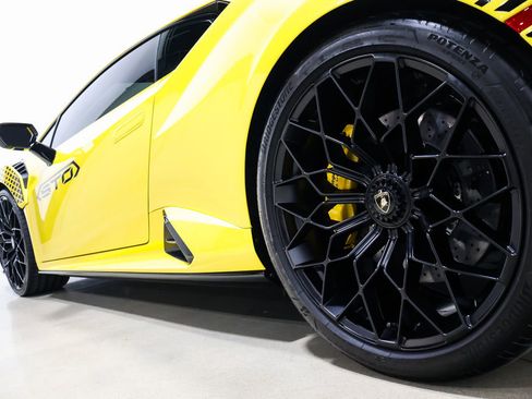 Used 2022 Lamborghini Huracan STO image 19