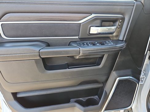 Used 2025 RAM 2500 Laramie image 15