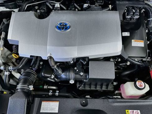 Used 2020 Toyota Prius LE FWD image 9