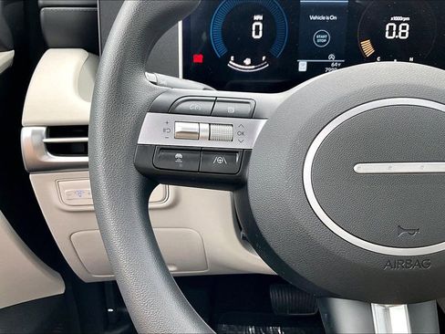 Used 2025 Hyundai Tucson SE FWD image 18