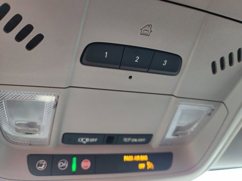 Used 2024 GMC Terrain SLT image 49