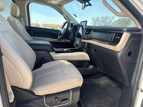 Used 2024 Ford Expedition Max Platinum image 24