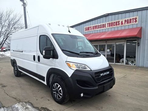 Used 2025 RAM ProMaster 2500 w/ Convenience Group image 1