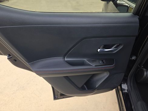 Certified 2025 Nissan Kicks SR image 14