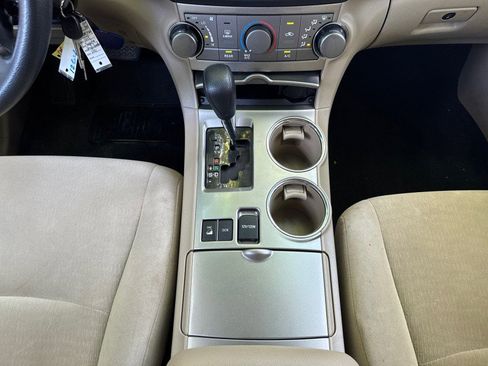 Used 2012 Toyota Highlander 4WD w/ Tech Pkg image 23