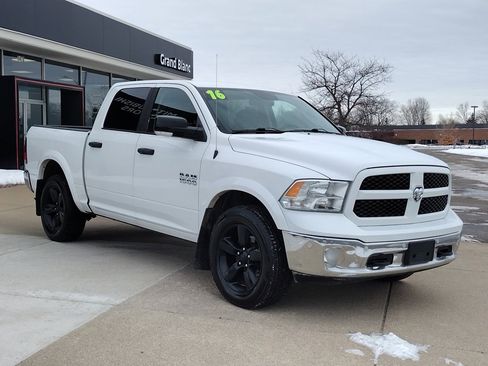 Used 2016 RAM 1500 Outdoorsman image 14