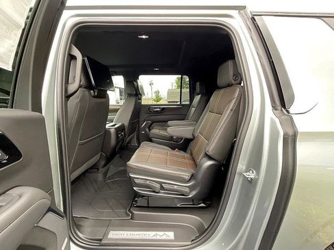 New 2025 Chevrolet Suburban High Country image 26