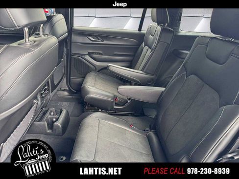 New 2025 Jeep Grand Cherokee L Altitude image 15