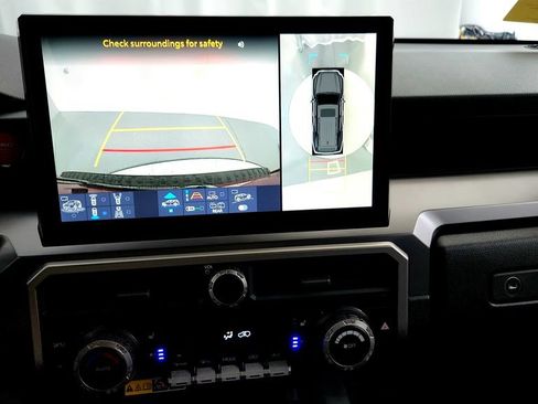 Used 2025 Toyota 4Runner TRD Off-Road Premium w/ Tow Technology Package AWD/4WD image 30