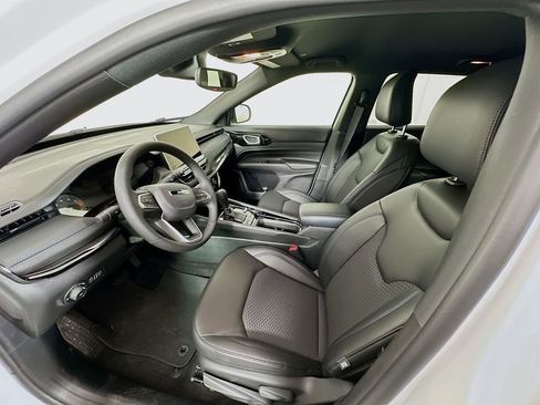 New 2026 Jeep Compass Latitude image 20