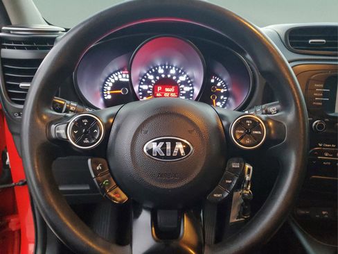 Used 2017 Kia Soul + image 14