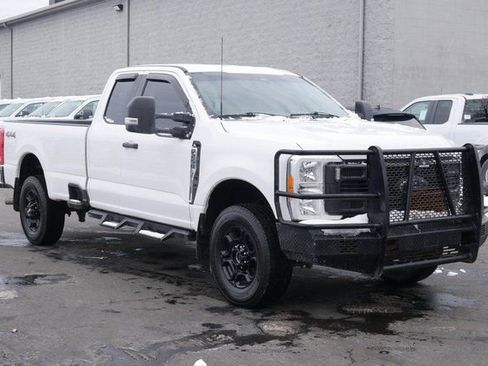 Used 2023 Ford F250 XL w/ F-250 >10K GVWR Package AWD/4WD image 5