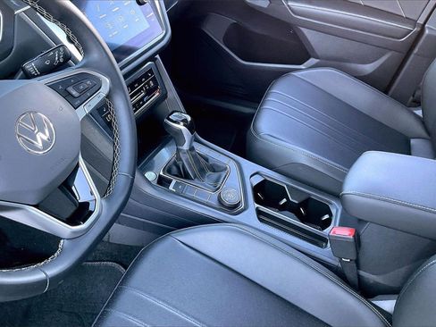 Used 2024 Volkswagen Tiguan SE image 15