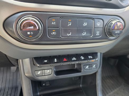 Used 2019 Chevrolet Colorado Z71 AWD/4WD image 18