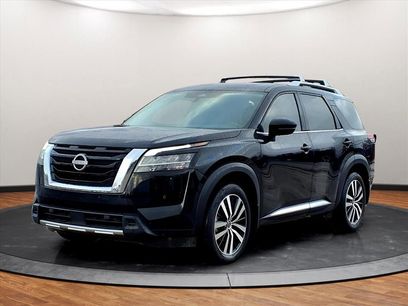 Used 2024 Nissan Pathfinder Platinum w/ Cargo Package
