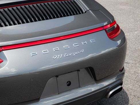 Used 2018 Porsche 911 Targa 4 AWD/4WD image 27
