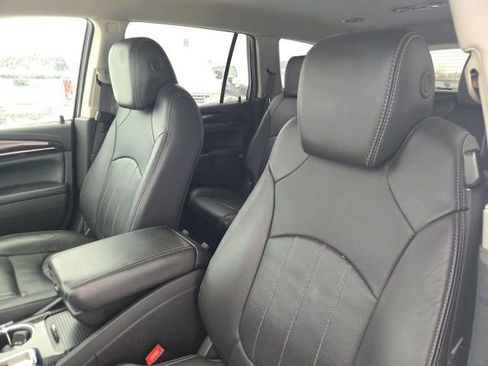Used 2017 Buick Enclave Premium image 17