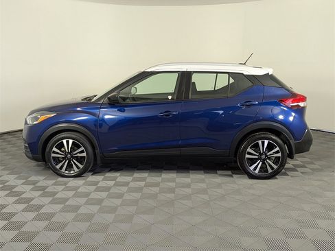 Used 2019 Nissan Kicks SV image 8