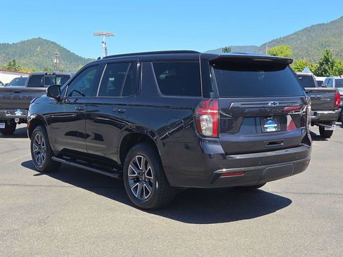 Used 2022 Chevrolet Tahoe Z71 w/ Luxury Package AWD/4WD image 12