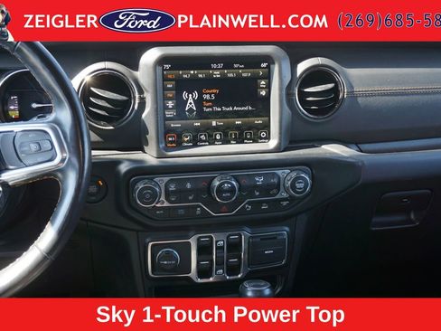 Used 2022 Jeep Wrangler Unlimited Sahara AWD/4WD image 14