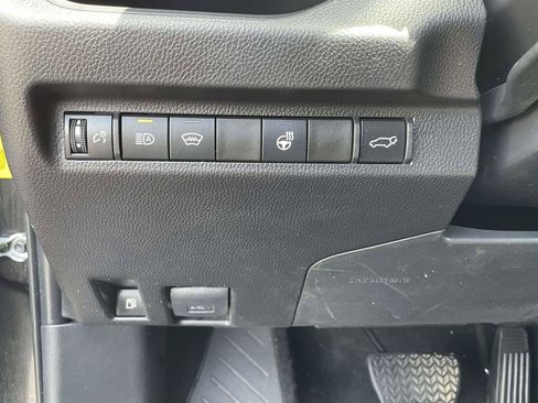 Used 2025 Toyota RAV4 XLE w/ Convenience Package AWD/4WD image 27