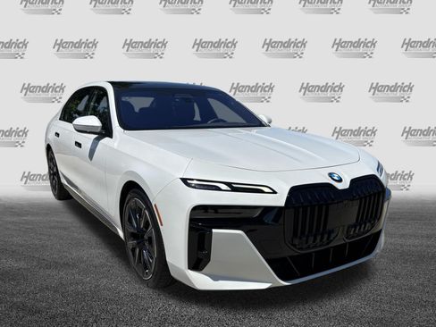 Certified 2023 BMW 760i xDrive AWD/4WD image 2
