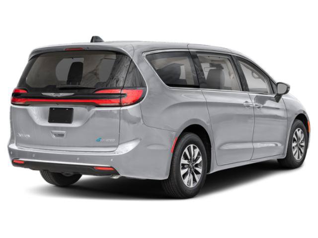 Used 2024 Chrysler Pacifica Limited FWD image 2