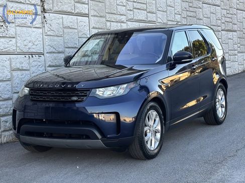 Used 2018 Land Rover Discovery SE image 1