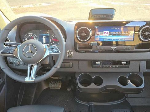 New 2026 Mercedes-Benz Sprinter 2500 image 18
