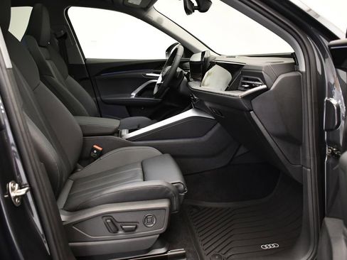 Used 2025 Audi Q5 Premium Plus w/ Premium Plus image 46