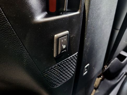 New 2025 Chrysler Pacifica Select w/ Uconnect Theater Family Group image 31