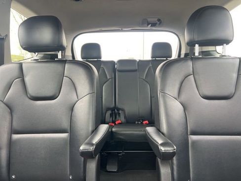 Used 2022 Kia Telluride S image 33