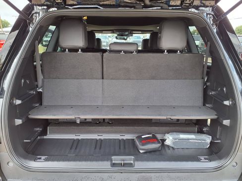 Used 2025 Toyota Sequoia SR5 AWD/4WD image 30
