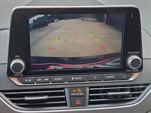 Used 2024 Nissan Altima 2.5 SR FWD image 12