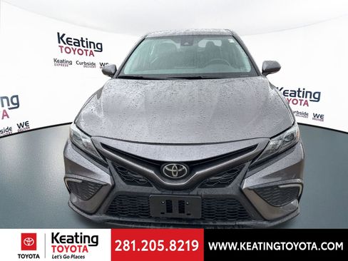 Used 2023 Toyota Camry SE image 2