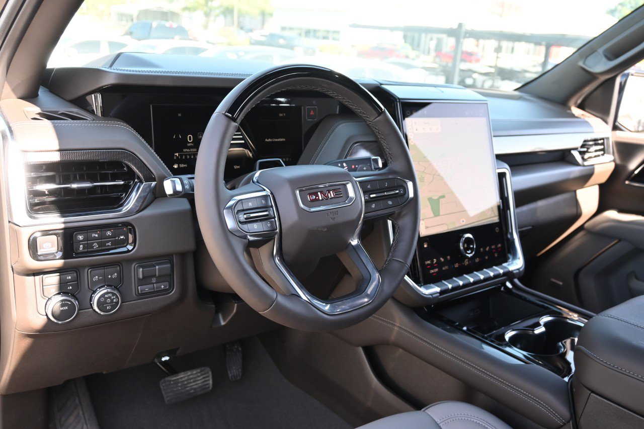 New 2026 GMC Yukon Elevation w/ Elevation Premium Package AWD/4WD image 17