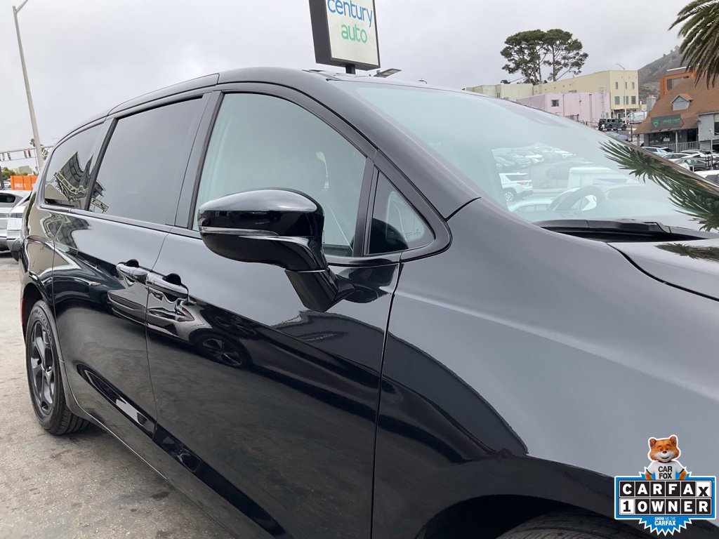 Used 2023 Chrysler Pacifica Limited w/ Uconnect Theater Family Group FWD image 78