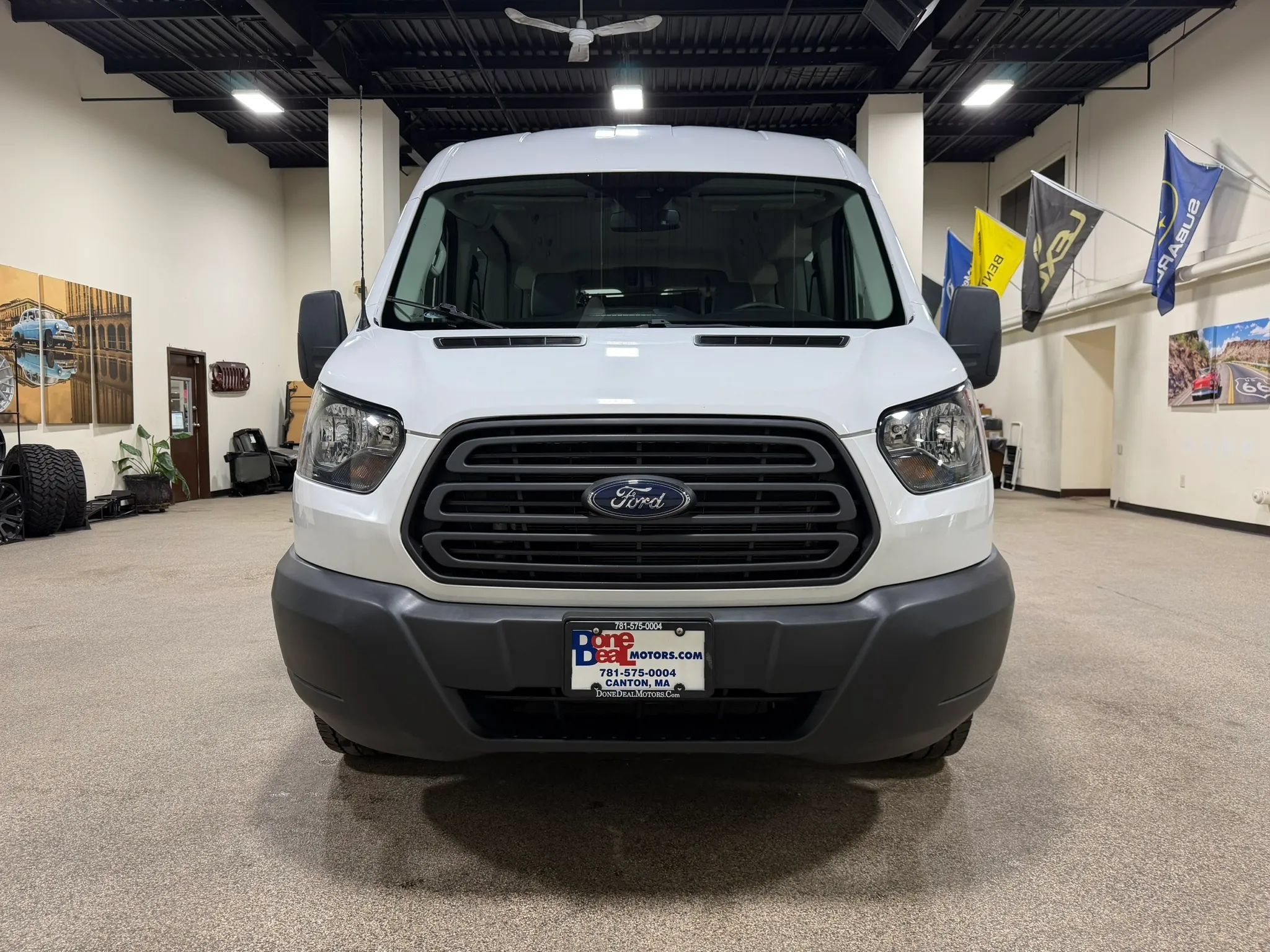 Used 2018 Ford Transit 150 XL RWD image 3