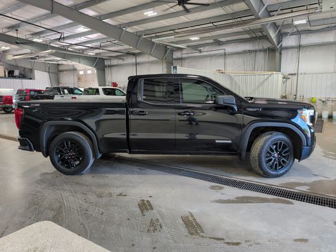 Used 2022 GMC Sierra 1500 Elevation w/ Preferred Package AWD/4WD image 2