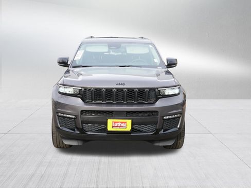 Used 2023 Jeep Grand Cherokee L Limited w/ Black Appearance Package image 2