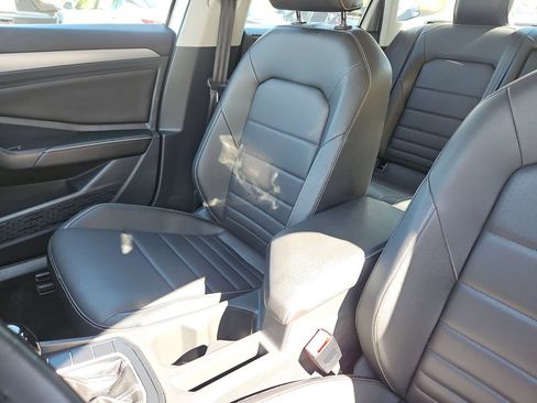 Used 2024 Volkswagen Jetta SE FWD image 25