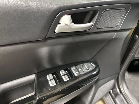 Used 2022 Kia Sportage EX AWD/4WD image 21
