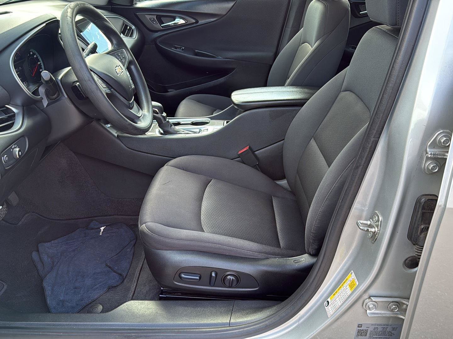 Used 2022 Chevrolet Malibu LT FWD image 15