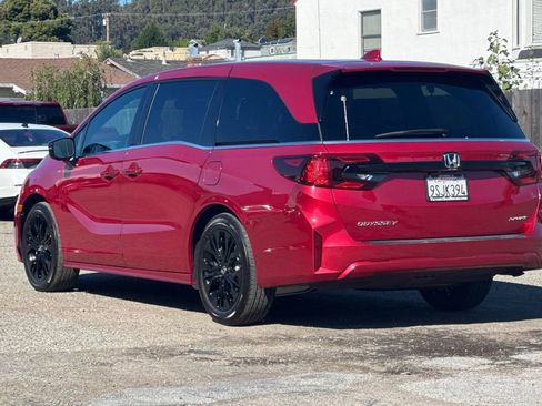 Certified 2025 Honda Odyssey Sport-L image 6